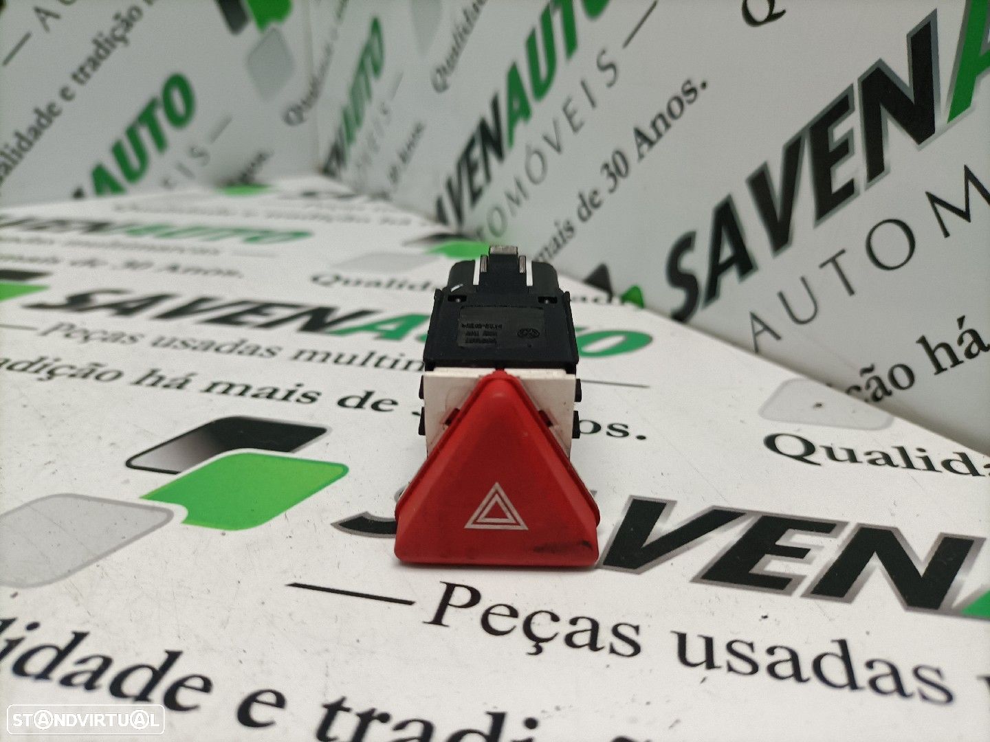 Botão De 4 Piscas Volkswagen Golf V (1K1) - 1