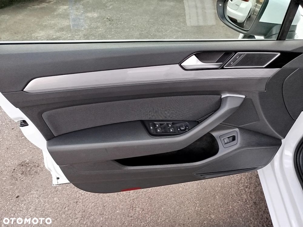 Volkswagen Passat 1.5 TSI EVO Business - 25