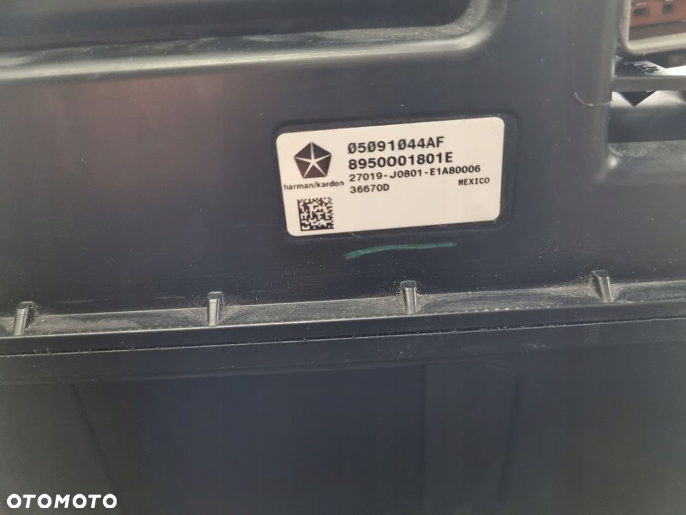 DODGE CHALLENGER SUBWOOFER HARMAN KARDON - 5