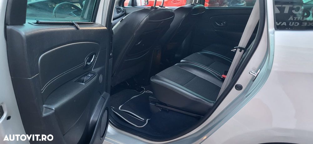 Renault Grand Scenic - 16