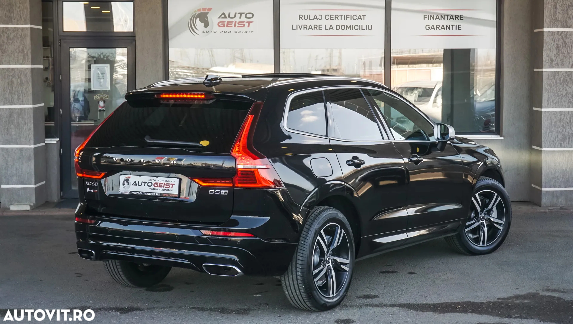 Volvo XC 60 D5 AWD Geartronic RDesign - 5