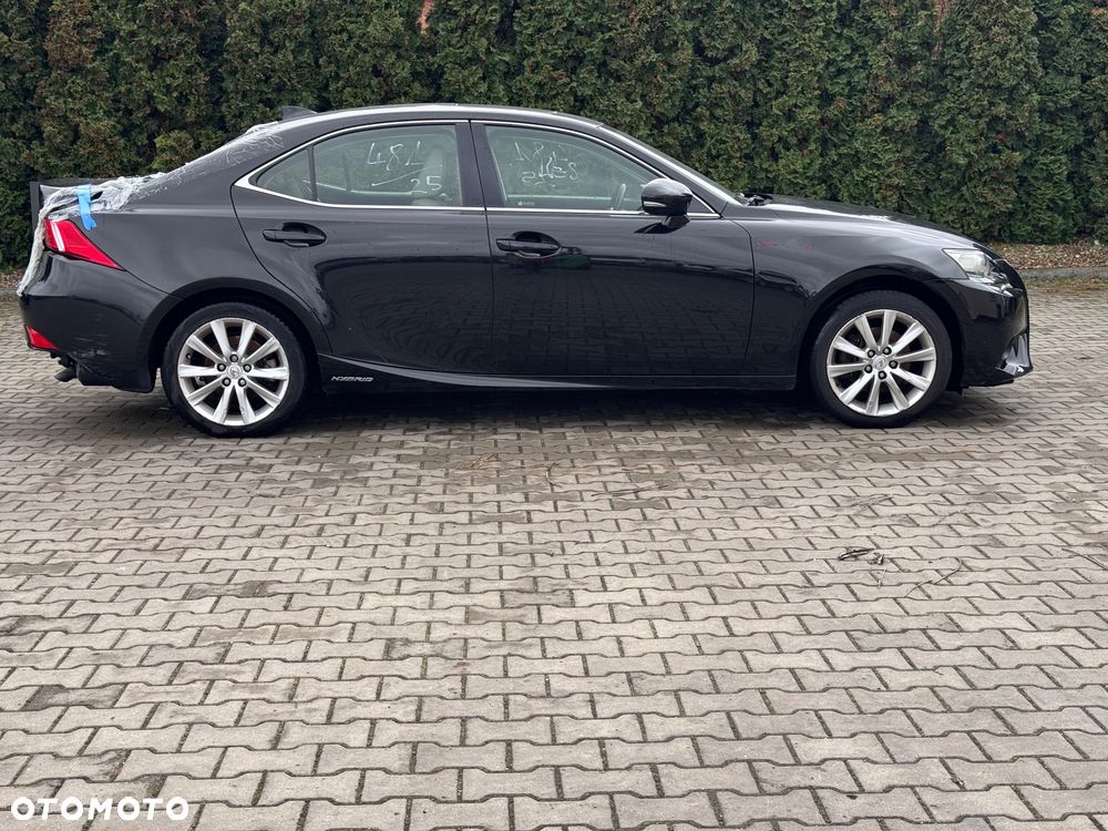 Lexus IS 300h Elegance - 4