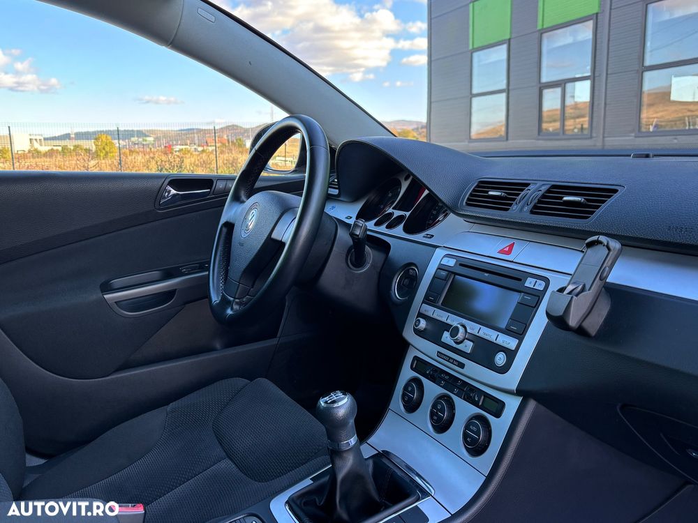 Volkswagen Passat Variant 2.0 Blue TDI SCR Comfortline - 7
