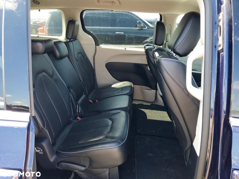 Chrysler Pacifica - 10
