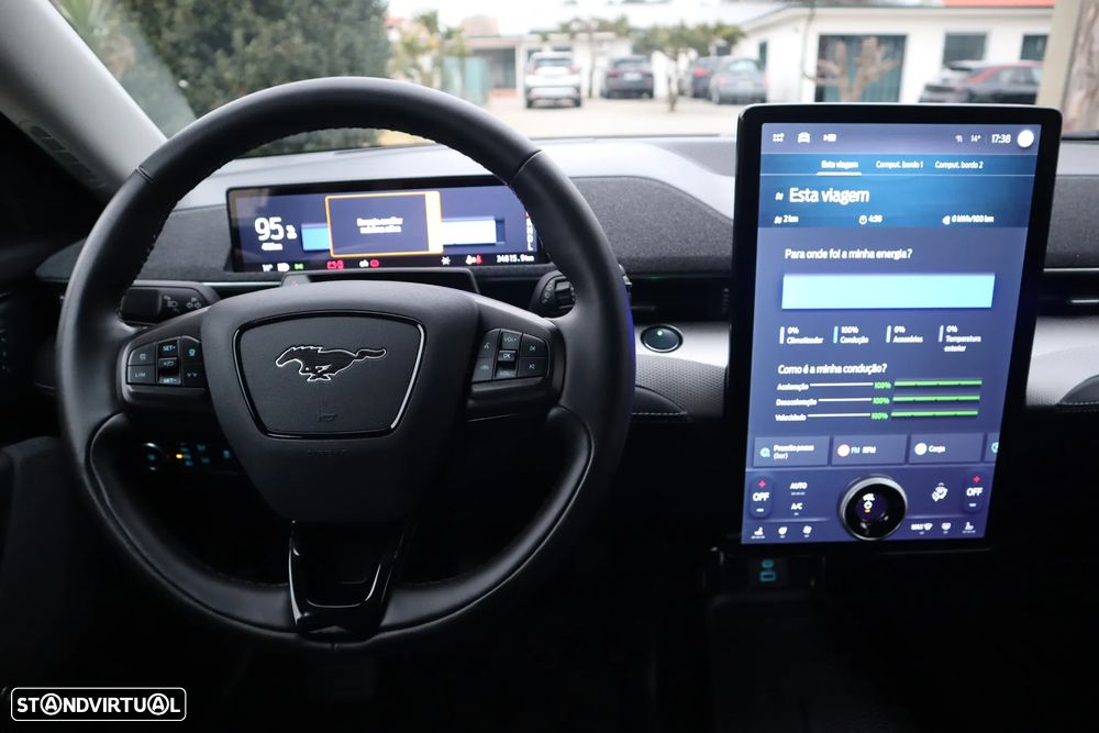 Ford Mustang Mach-E Standard - 31