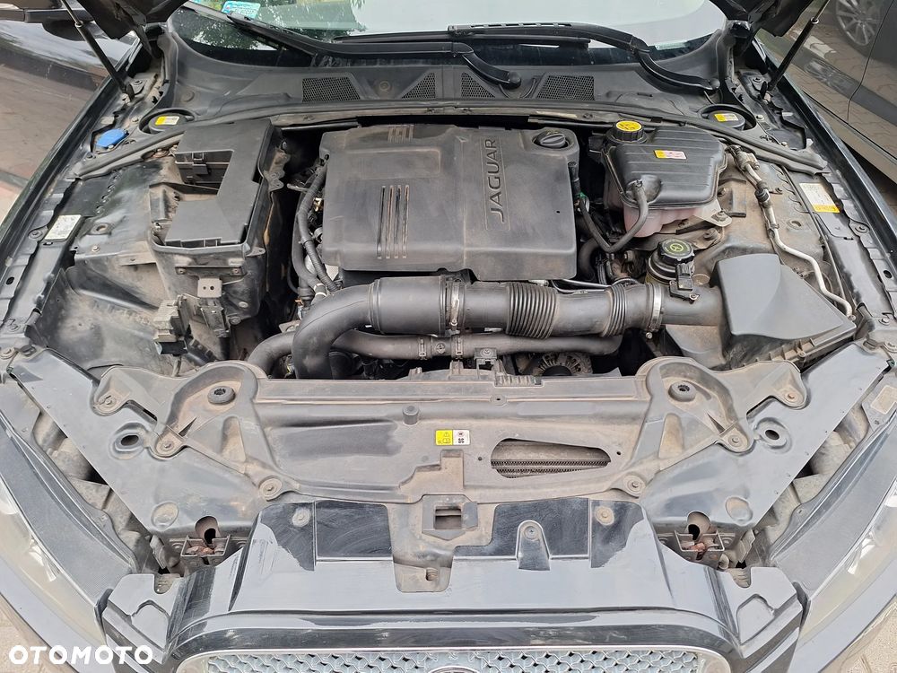 Jaguar XF 2.2 D Luxury - 14