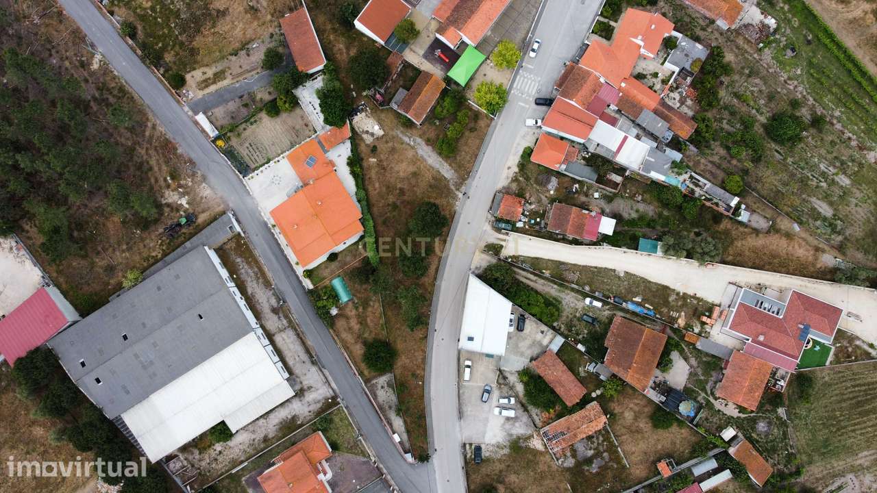 Terreno com Viabilidade de Construção no Centro de Alpedriz – 1.200 m² - Grande imagem: 2/3
