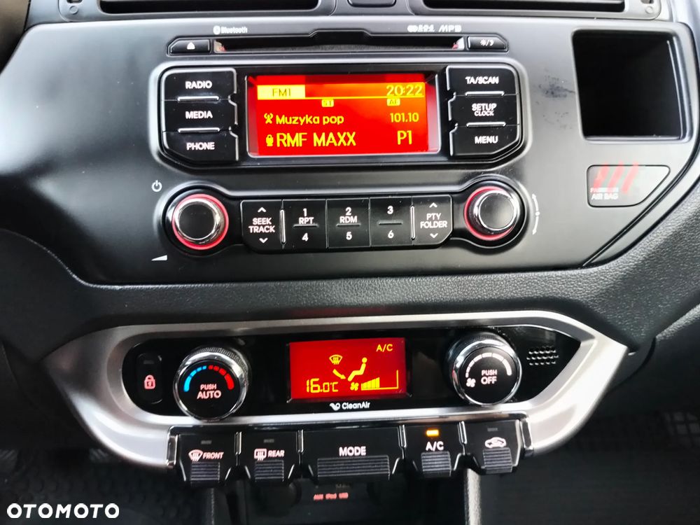 Kia Rio 1.2 Dream Team Edition - 15