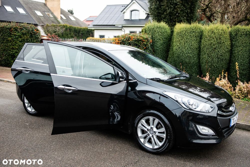 Hyundai i30 blue Kombi 1.6 GDi Passion - 7