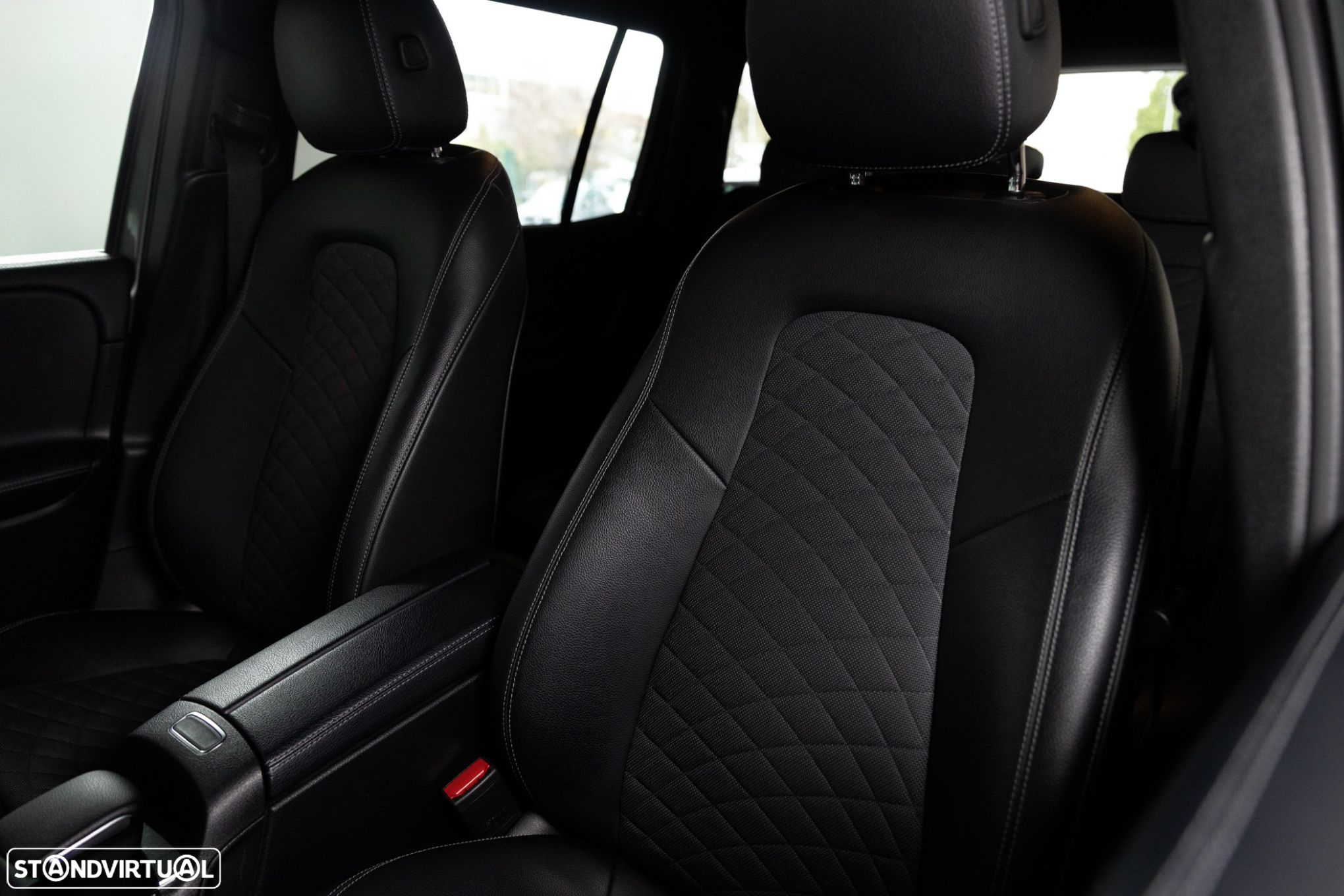 Mercedes-Benz GLB 200 d Progressive - 32