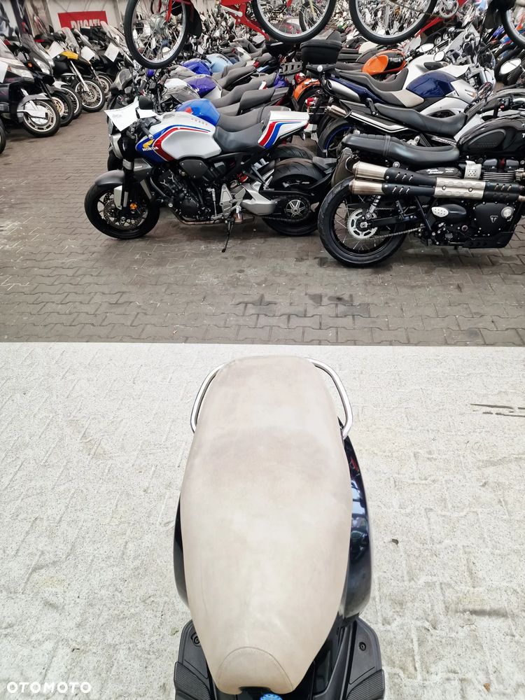 Piaggio Vespa - 27