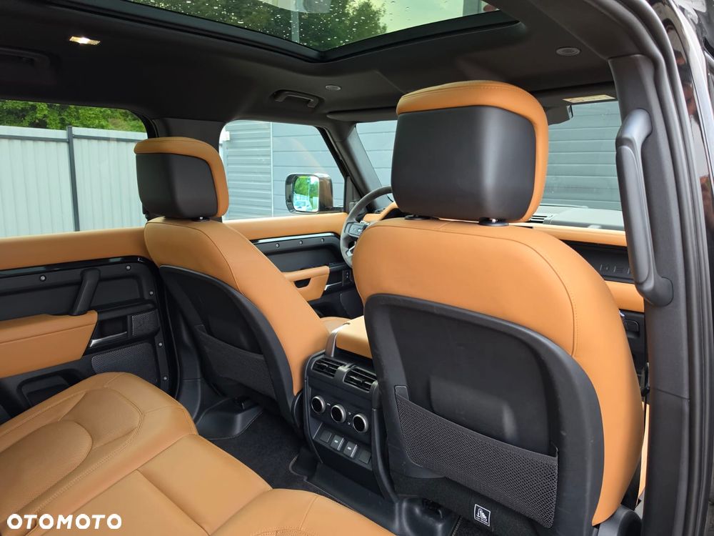 Land Rover Defender - 15
