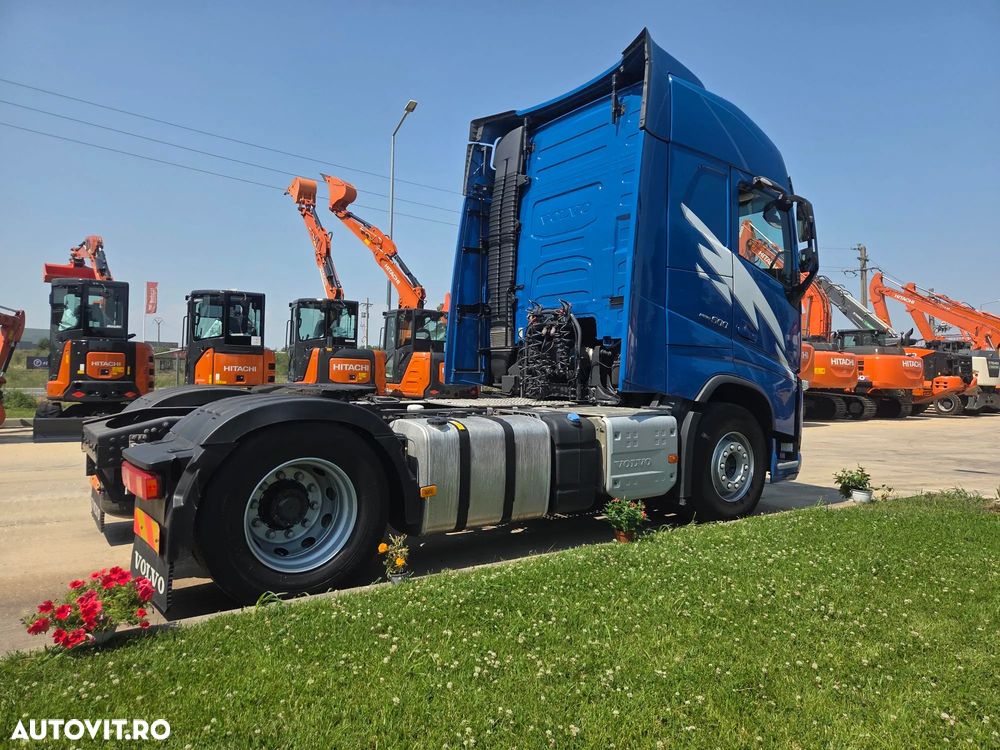 Volvo FH500, euro 6, 2020, 506.819km, cutie automata, 2 rezervoare TOTAL 1.015l, frigider, Aer cond stationare, anv BALON punte fata 90% ok, spoilere cabina, motor 12,7l, rulat doar in GERMANIA, posibilitate leasing 4 ani, PROMOTIE 47.900 EUR+Tva - 11