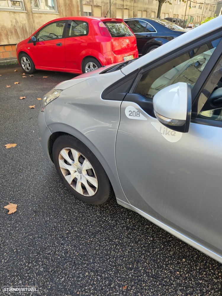 Peugeot 208 1.4 HDi - 5