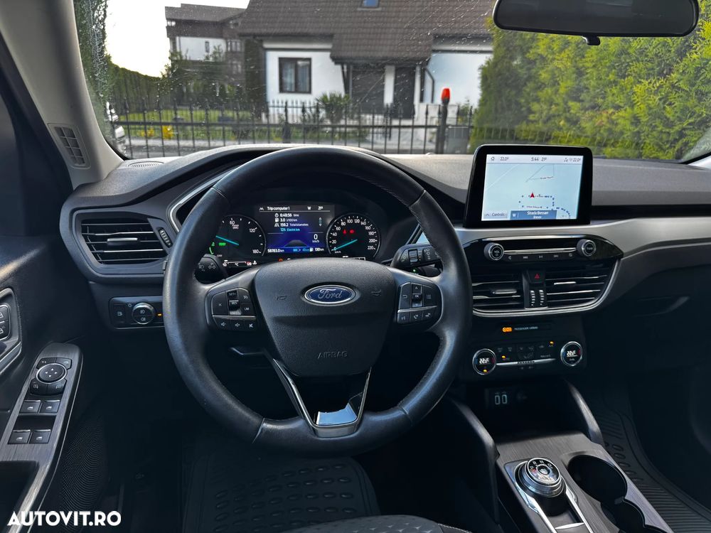 Ford Kuga - 8