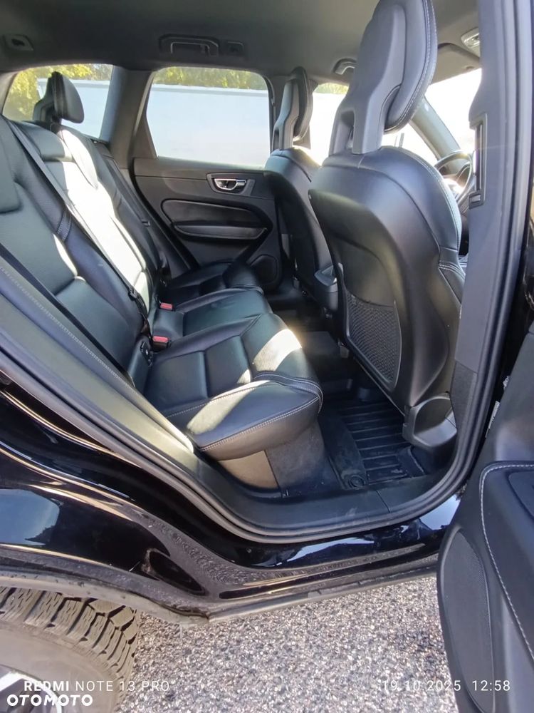 Volvo XC 60 D5 AWD R-Design - 17