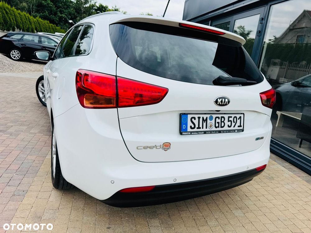 Kia Ceed 1.6 GDI Dream Team Edition - 15