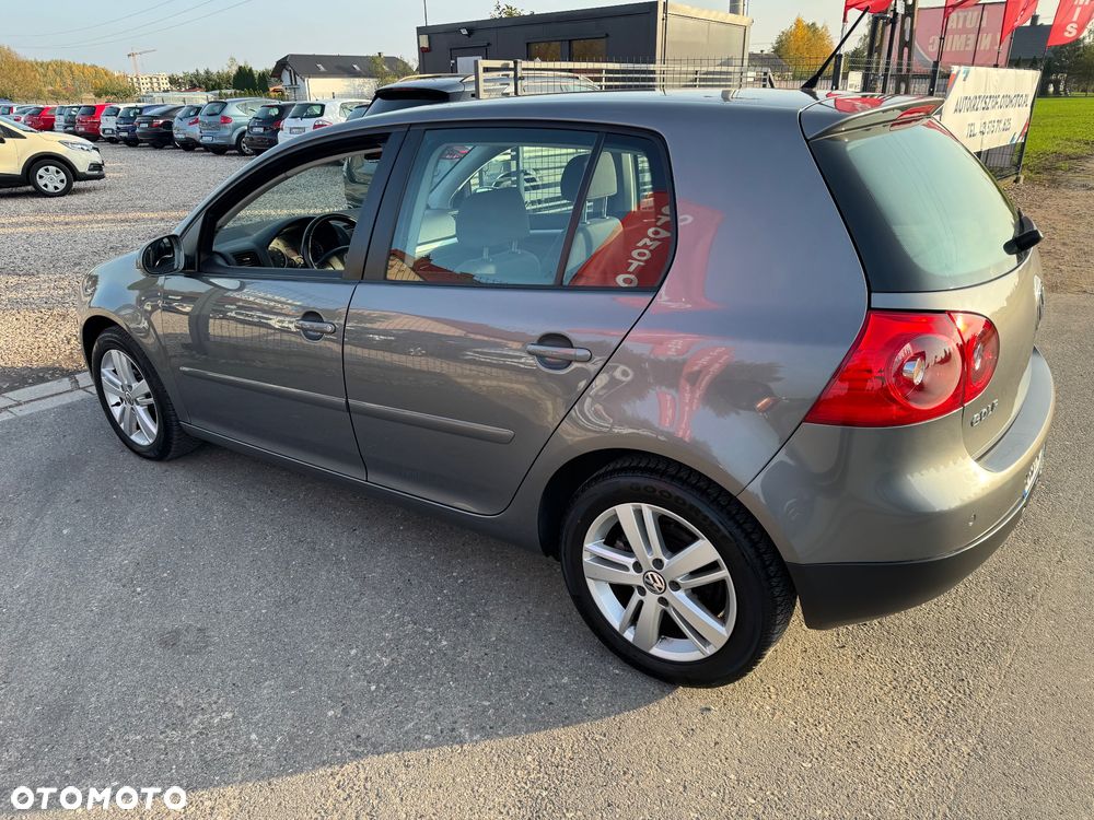 Volkswagen Golf - 16