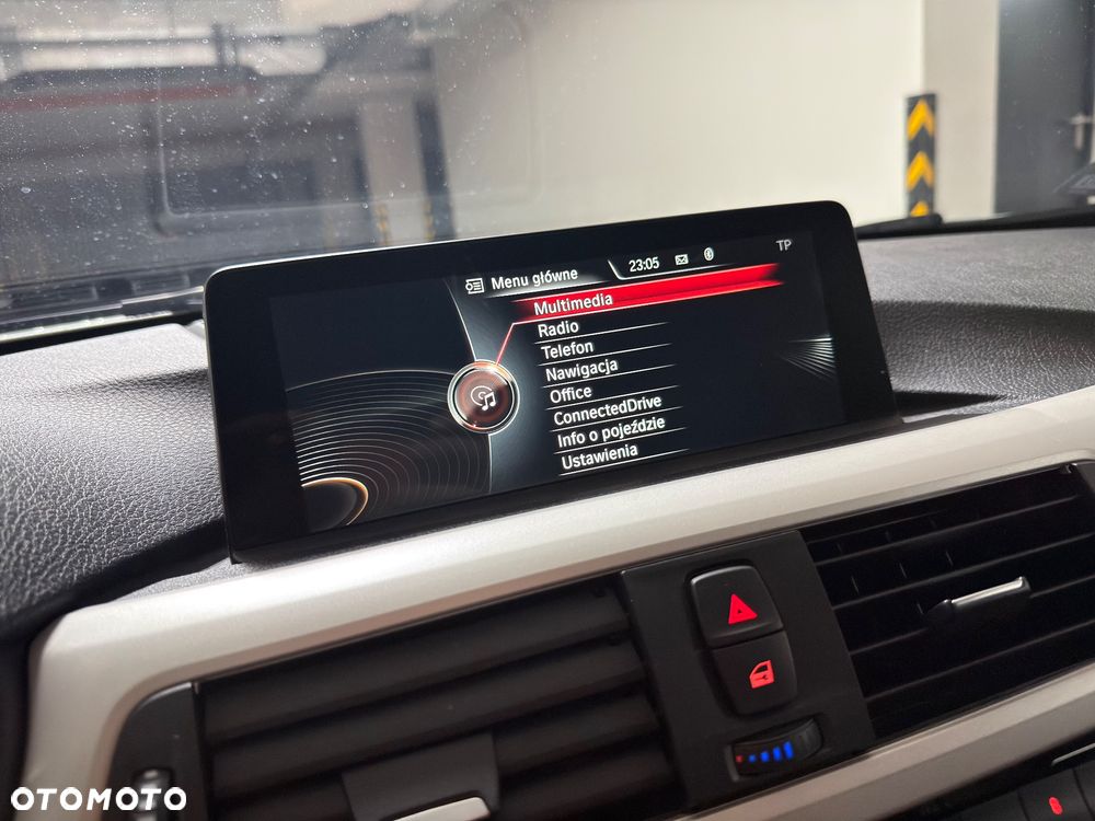 BMW Seria 3 318d M Sport - 8