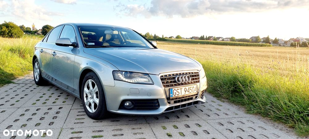 Audi A4 Limousine - 1