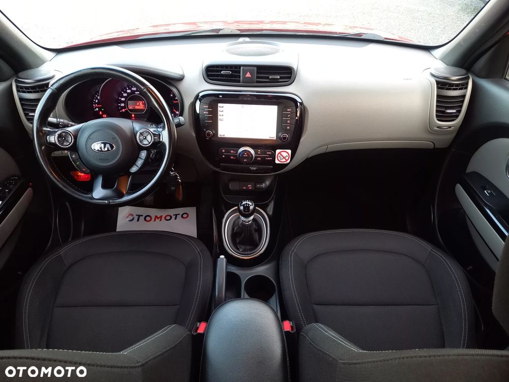 Kia Soul 1.6 CRDI Dream Team Edition - 21