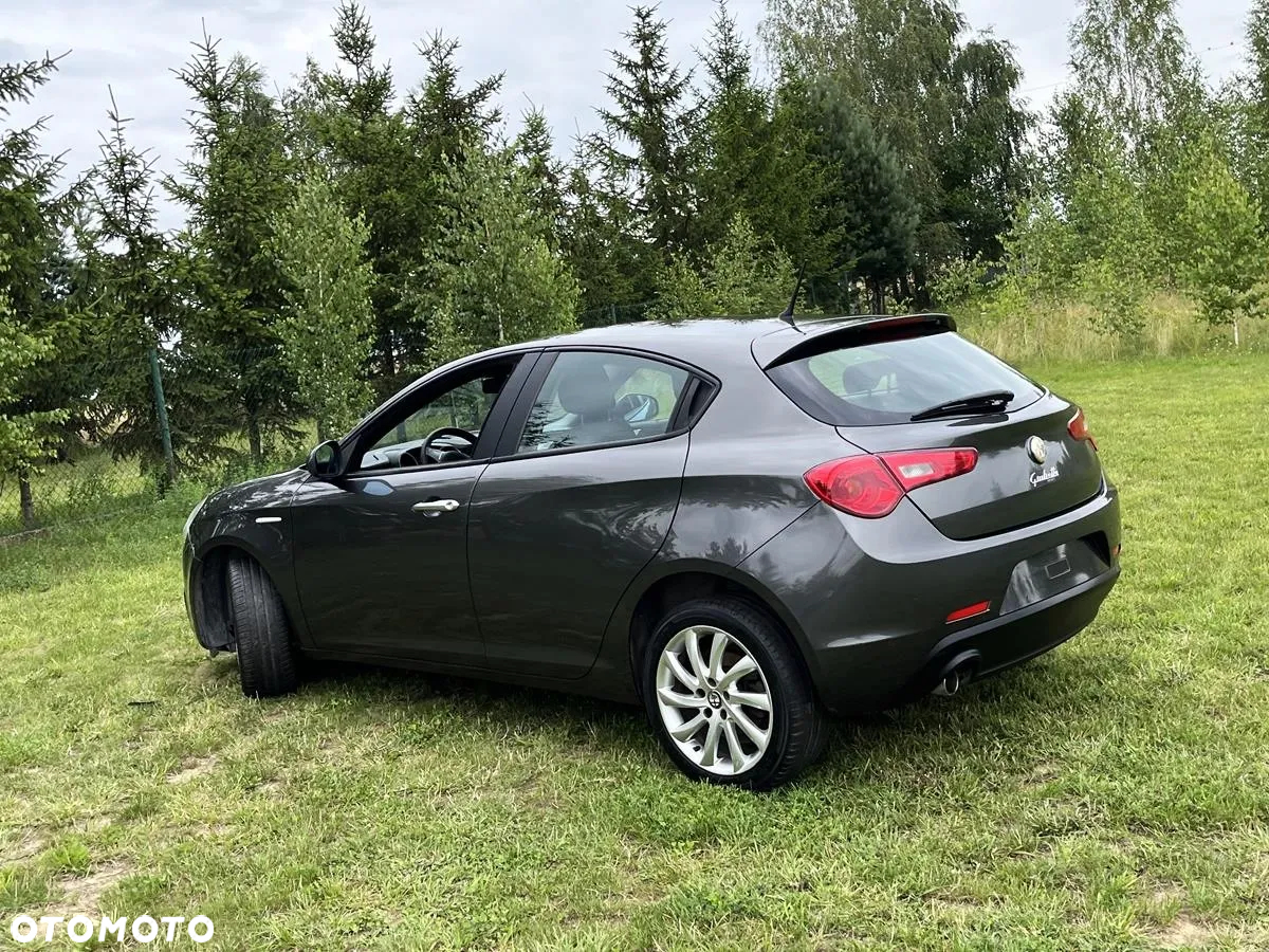 Alfa Romeo Giulietta - 2