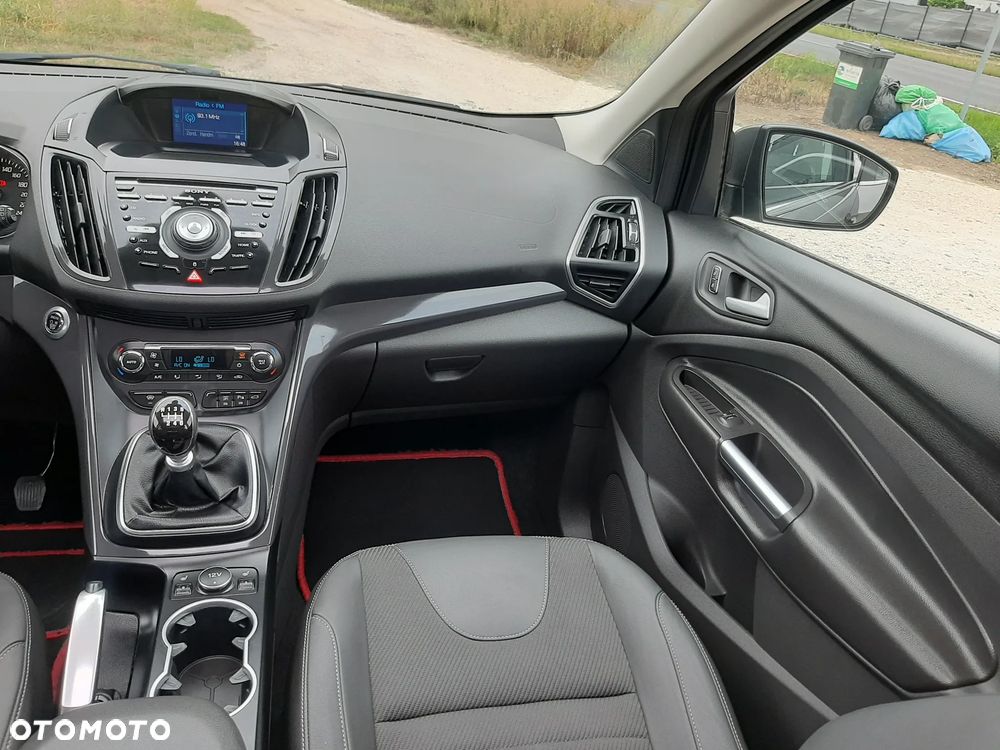 Ford Kuga 2.0 TDCi 2x4 Titanium - 20