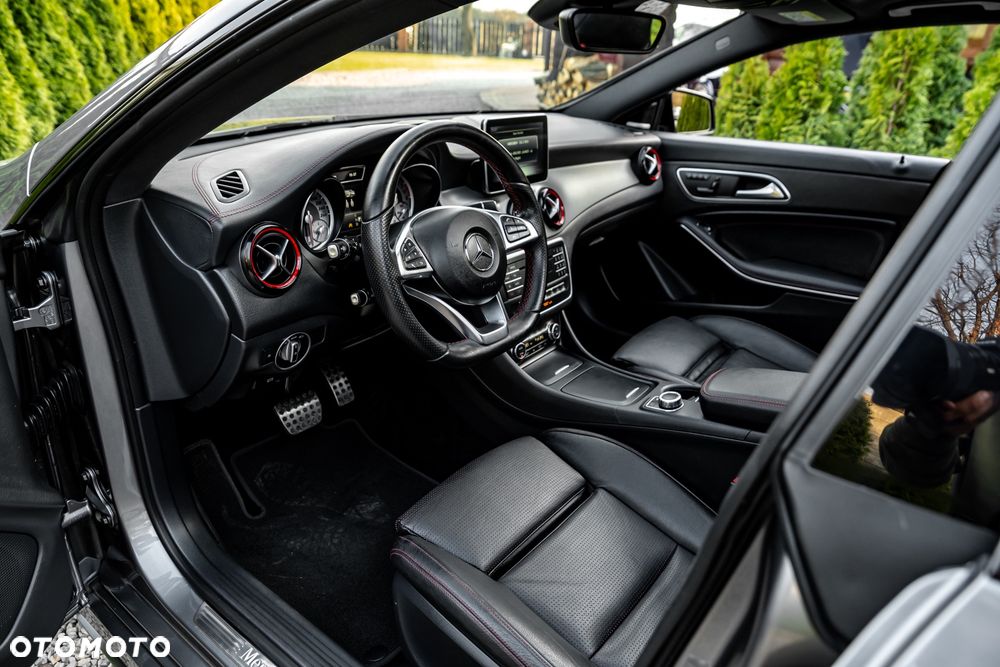 Mercedes-Benz CLA 250 4Matic 7G-DCT Sport - 16