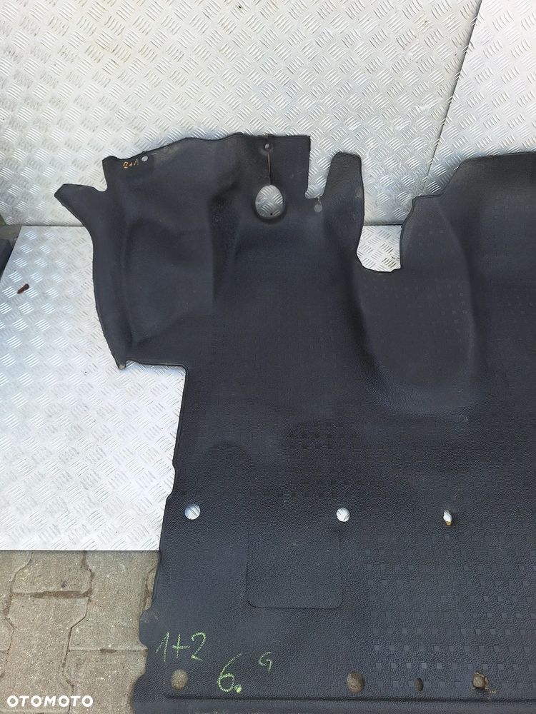 WYKŁADZINA PODŁOGA PRZÓD KABINY - VW TRANSPORTER T5 1+2 - 2