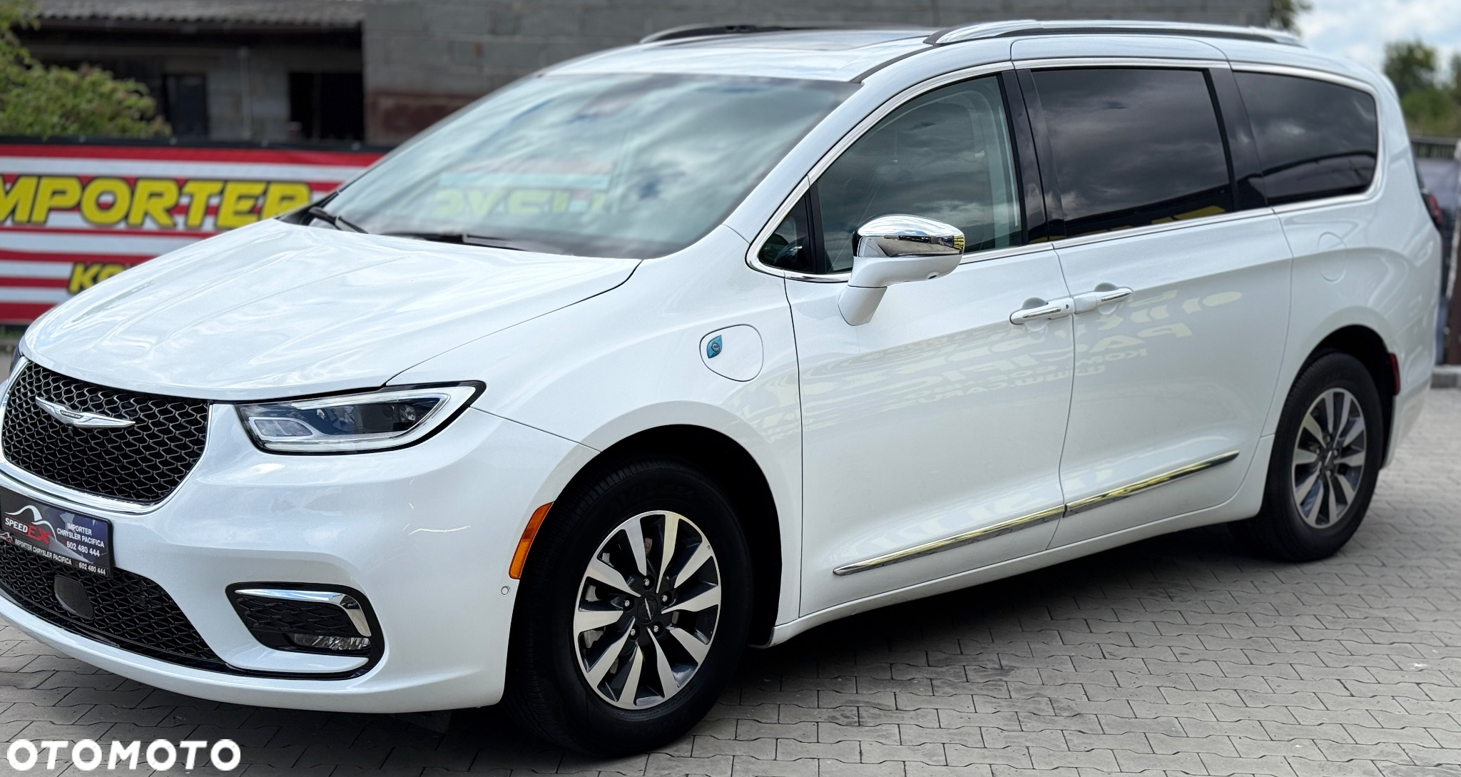 Chrysler Pacifica - 5