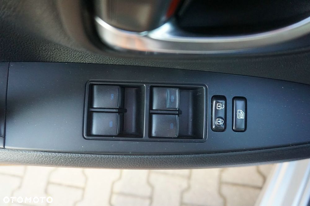 Toyota Avensis 2.0 D-4D Premium - 12
