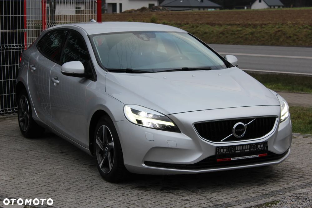 Volvo V40 D2 Momentum - 3