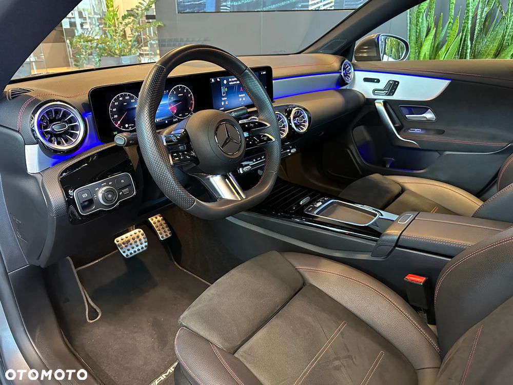 Mercedes-Benz CLA 200 AMG Line 7G-DCT - 7