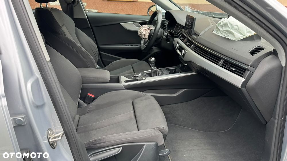 Audi A4 Avant 2.0 TDI Design - 6
