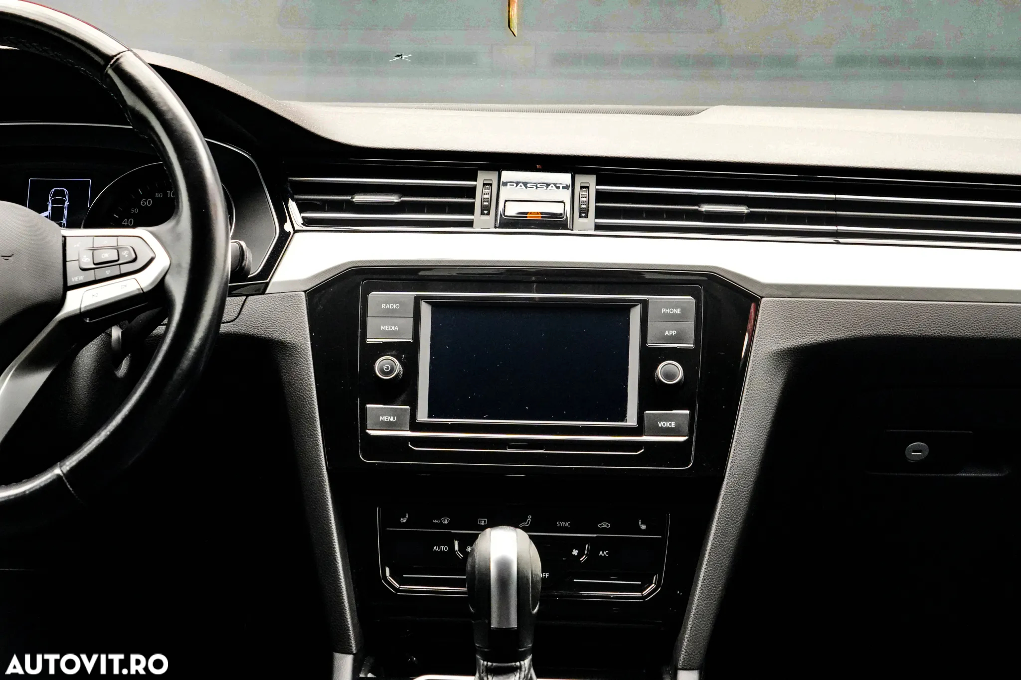 Volkswagen Passat 2.0 TDI DSG Comfortline - 19