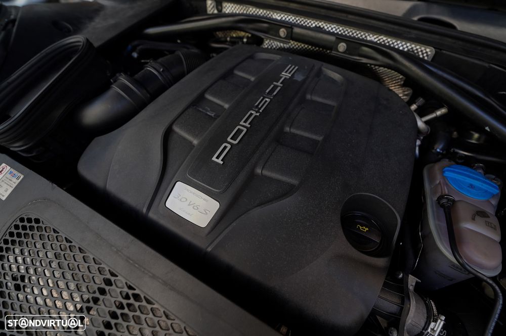 Porsche Macan S - 40