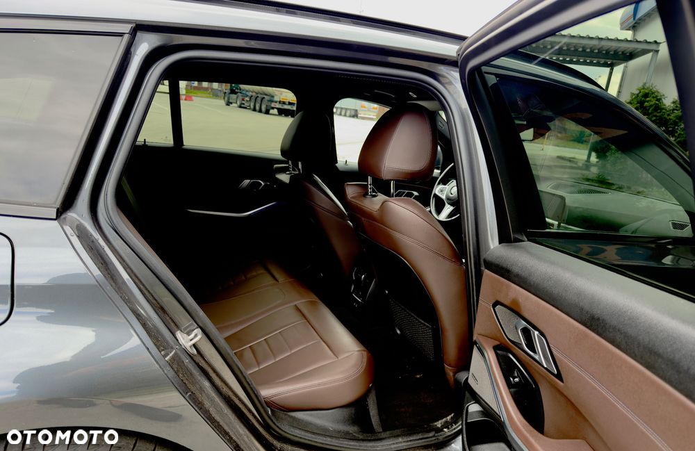 BMW Seria 3 320d mHEV M Sport - 26