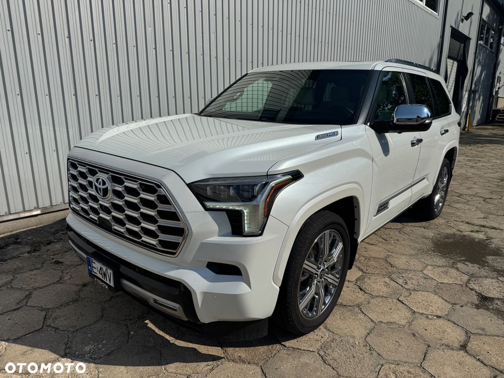 Toyota Sequoia - 2