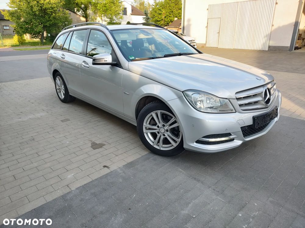Mercedes-Benz Klasa C 200 CDI BlueEff Avantgarde - 4