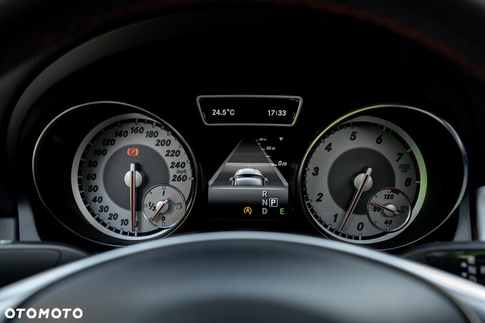 Mercedes-Benz CLA 250 7G-DCT AMG Line - 35
