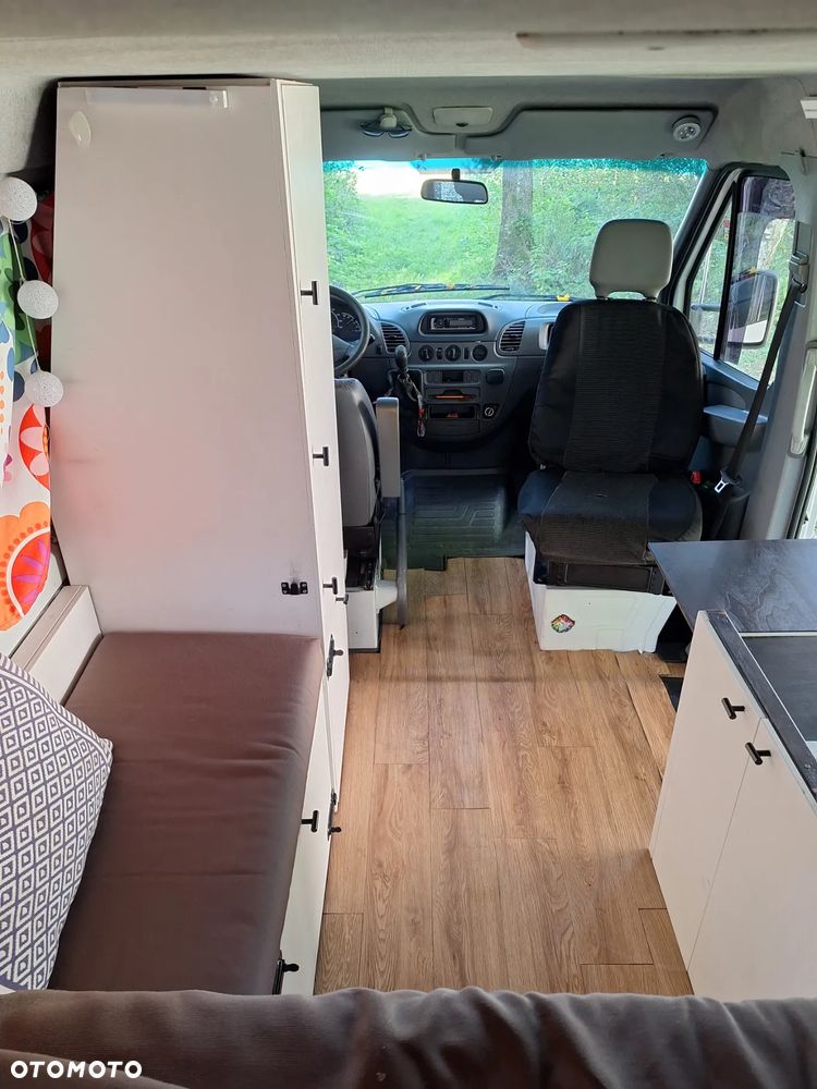 Mercedes-Benz Sprinter - 12