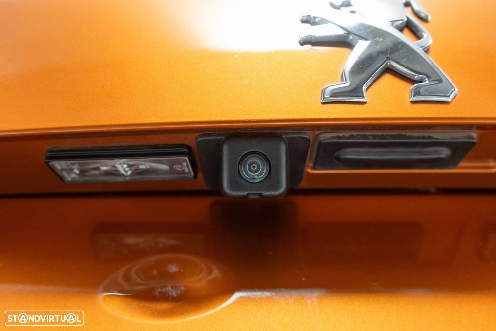 Peugeot 2008 1.2 PureTech Allure EAT8 - 17