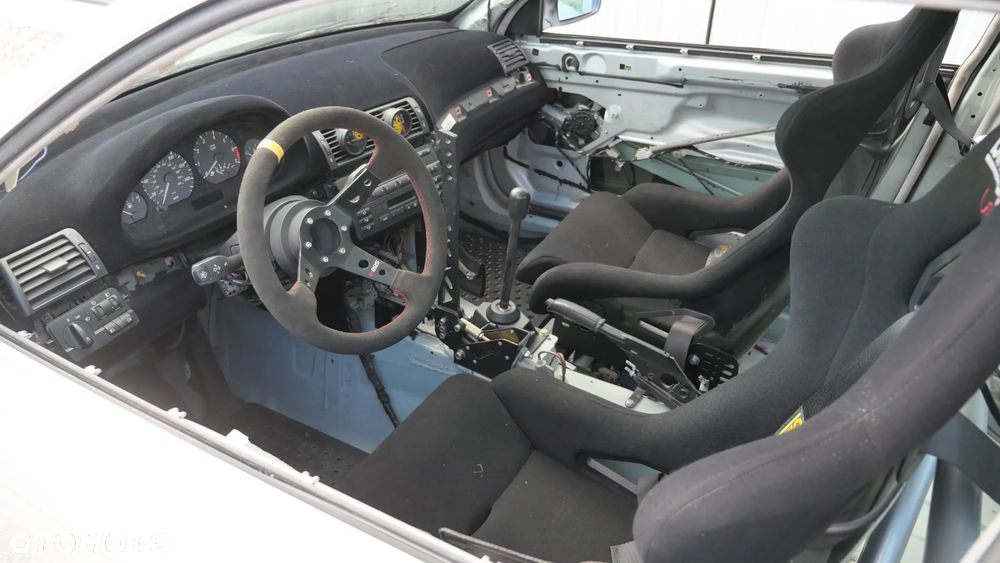 BMW Seria 3 330Ci - 23