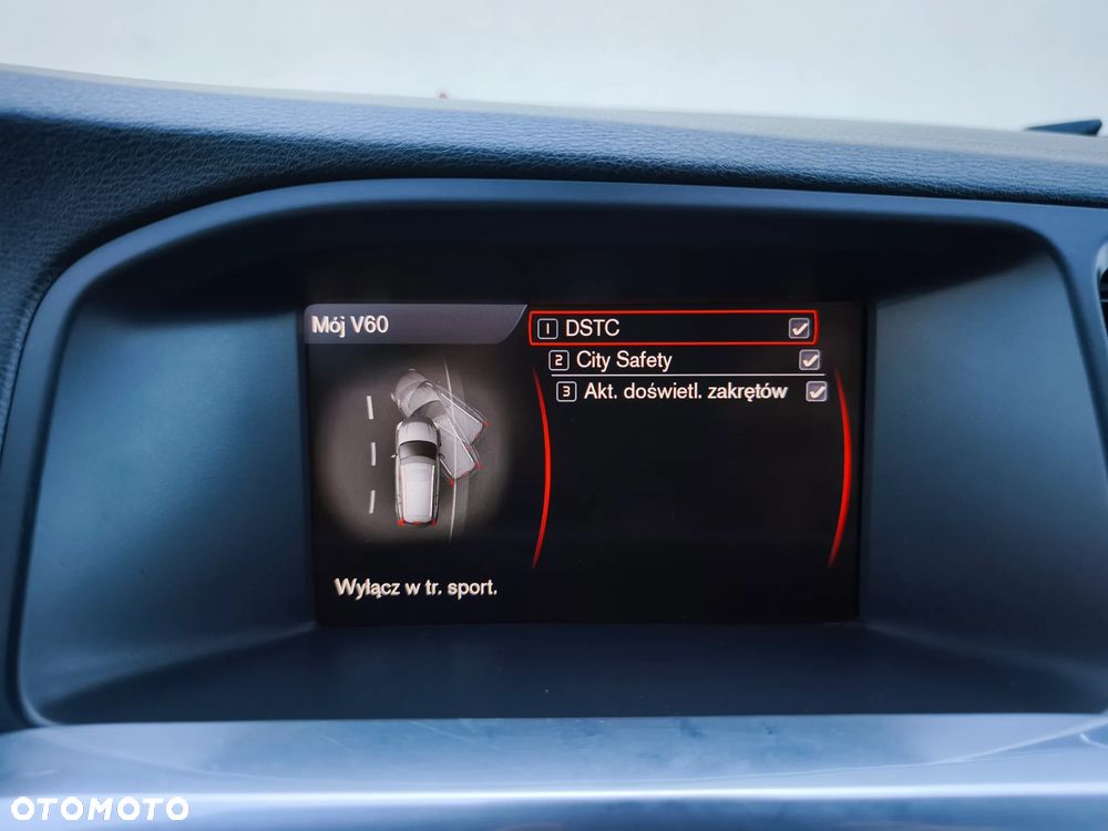 Volvo V60 D3 R-Design - 27