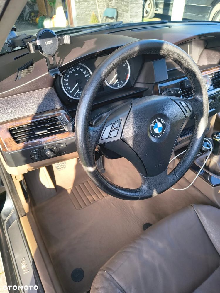 BMW Seria 5 525d - 18