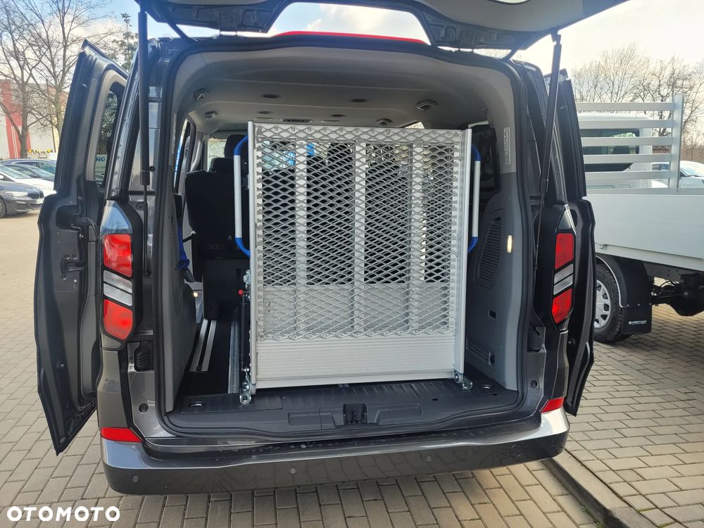 Ford Tourneo Custom - 6