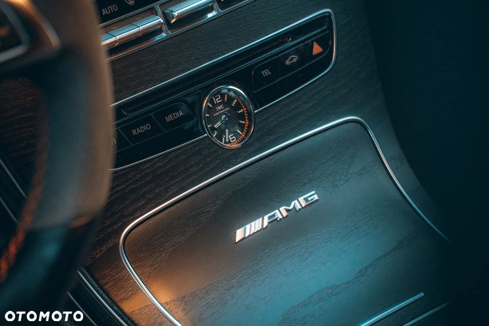 Mercedes-Benz Klasa C AMG 63 S AMG Speedshift 7G-MCT - 23