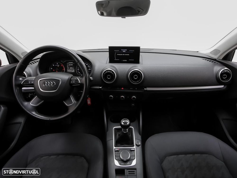 Audi A3 Limousine 1.6 TDI Business Line Attraction - 6