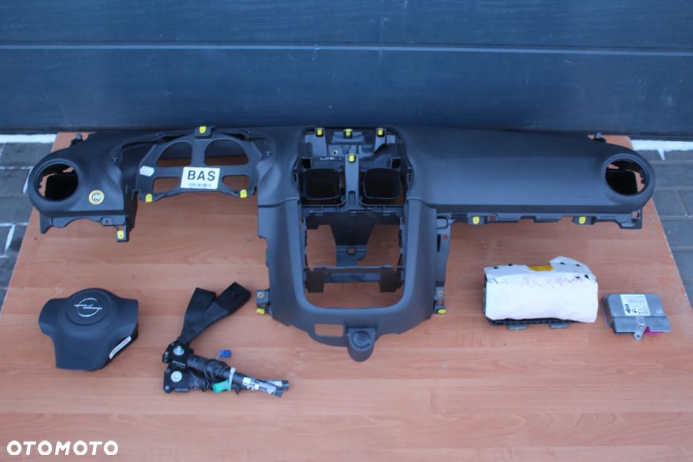 DESKA ROZDZIELCZA KONSOLA OPEL CORSA D PO LIFT EUROPA KOMPLETNA