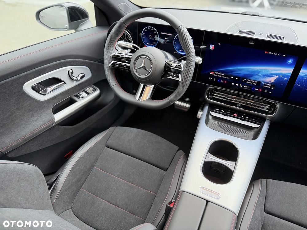 Mercedes-Benz CLA - 12